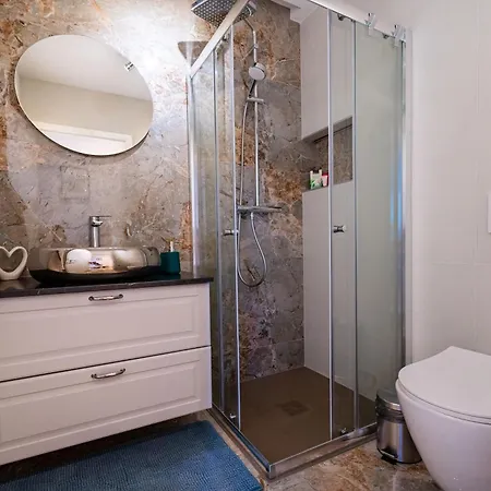 Marni Daire Korčula